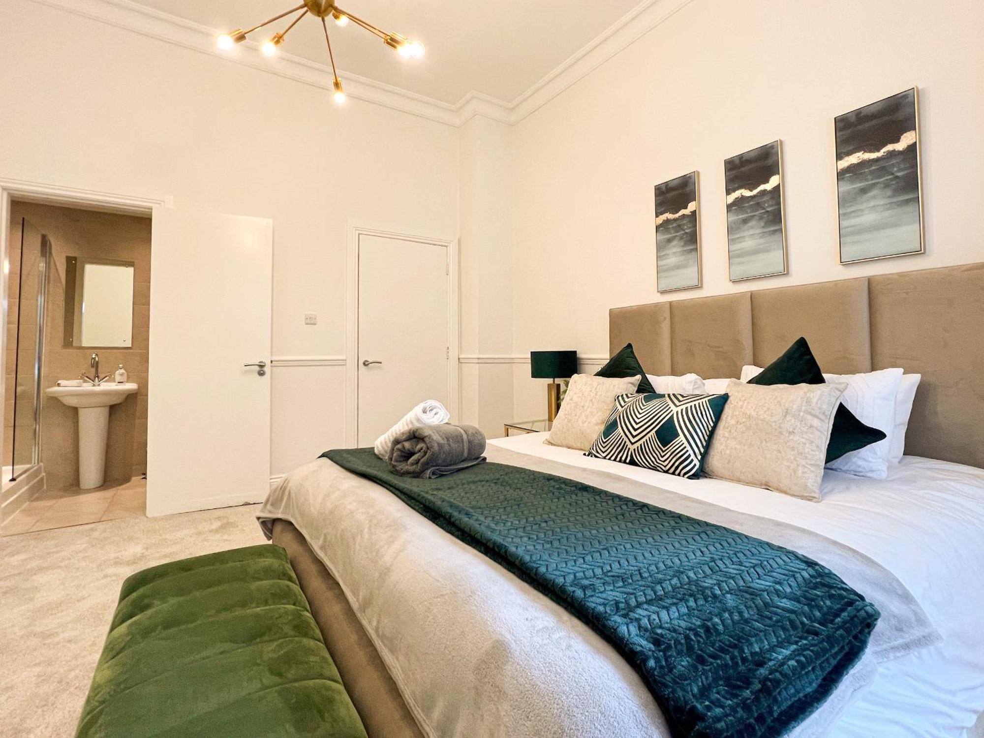 Large Blythswood Residence Glasgow Room photo