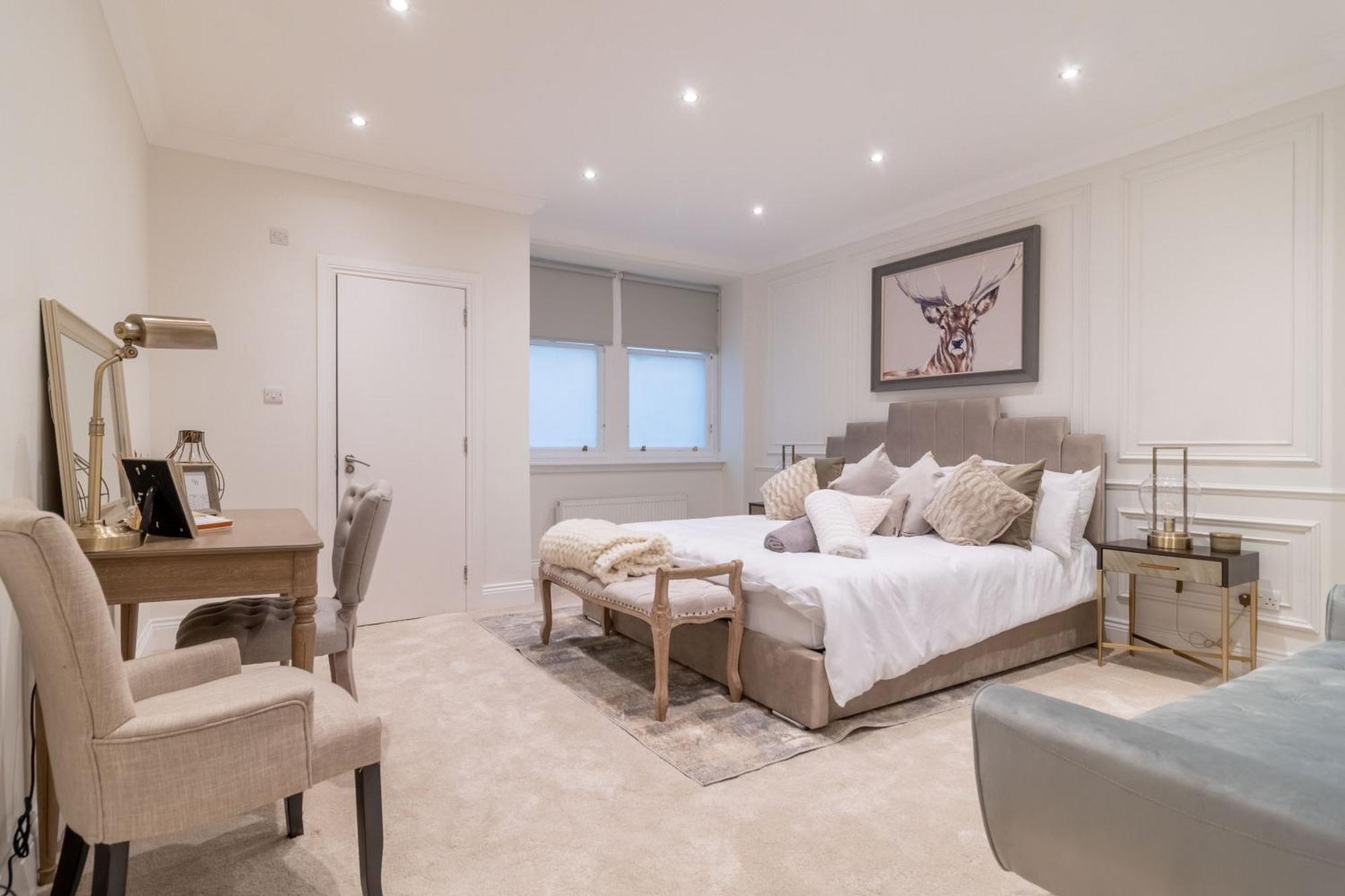 Large Blythswood Residence Glasgow Room photo